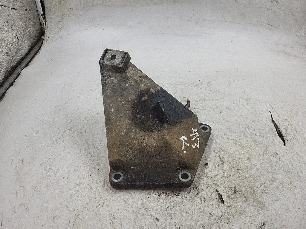 Dzinēja stiprinājuma kronšteins 4B0199307F