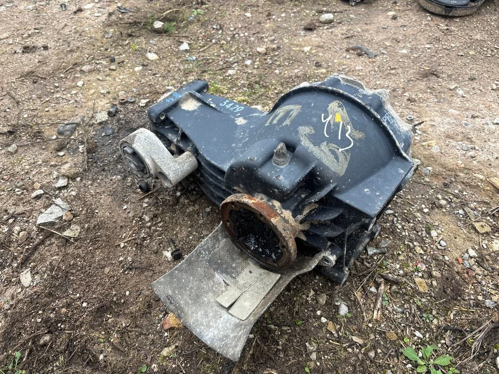 Aizmugurējais reduktors 01R525053