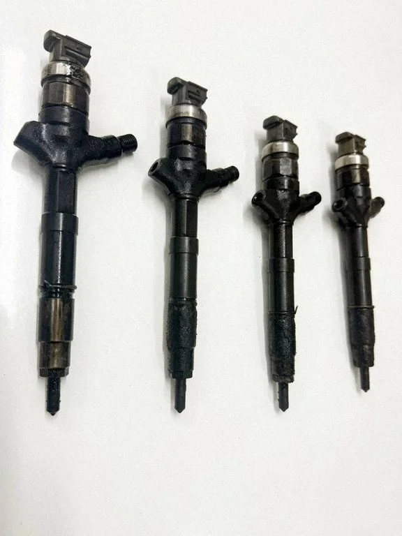 Pihustite (düüside) komplekt – Toyota Corolla E120 E130 (2004-2007)