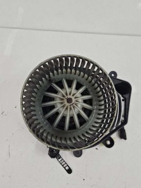 Krāsniņas ventilators/pūtējs 740221233F