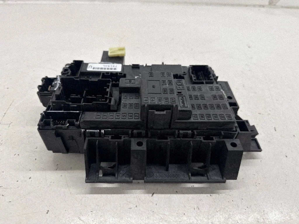 Fuse box set FC3T14B476BB