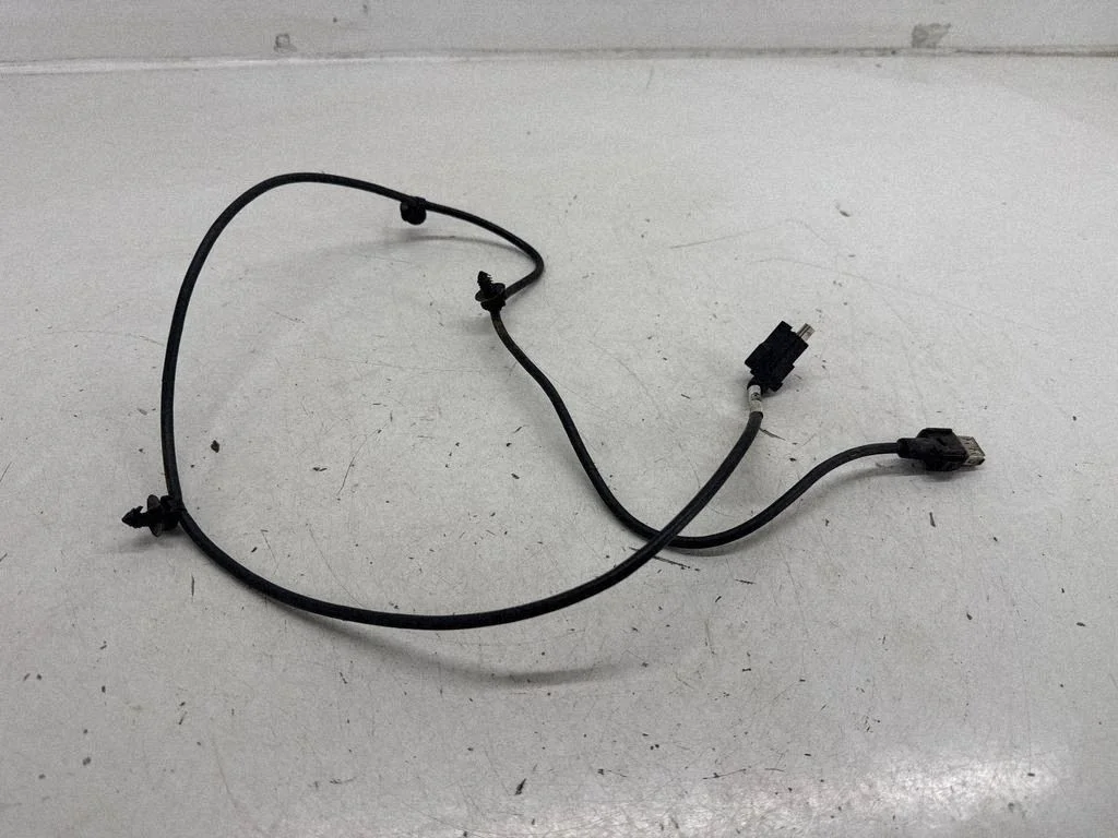 USB socket connector – Ford Explorer V (2011-2019)