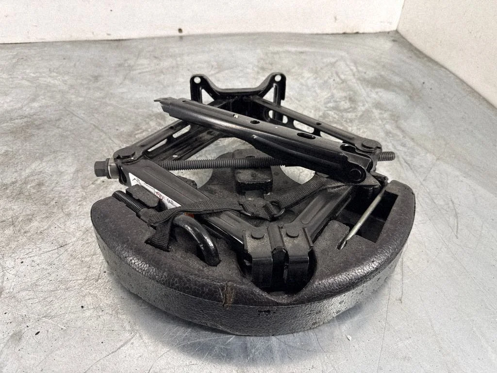 Lift Jack – Ford Explorer V (2011-2019)