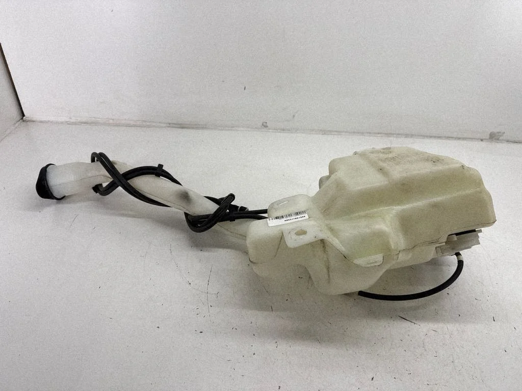 Klaasipesuvedeliku paak BA5317618A – Ford Explorer V (2011-2019)