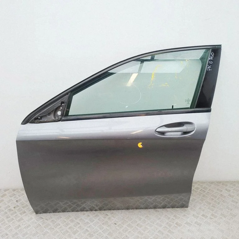 Priekšējās durvis A1567200105