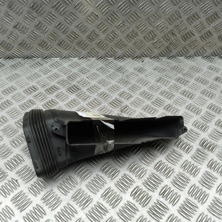 Air intake duct part 4G0129624D