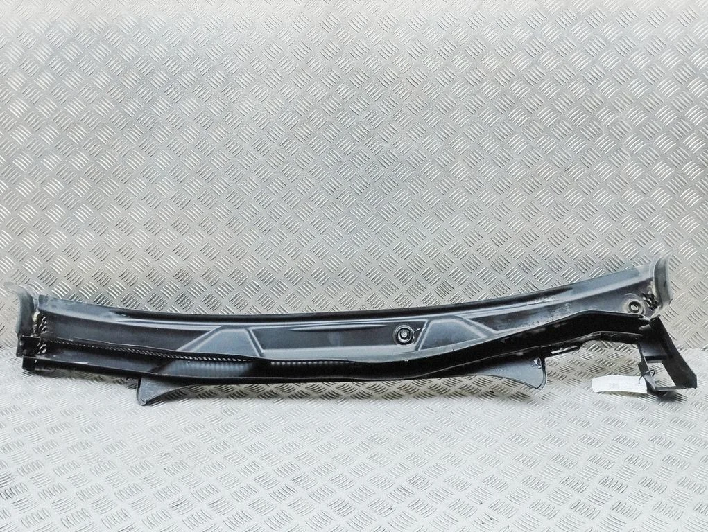 Wiper trim 7399015