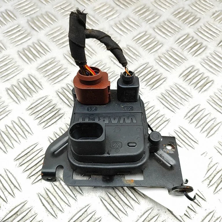 Sterownik zawieszenia 4M0907778