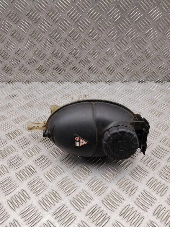 Coolant expansion tank/reservoir A2045000549