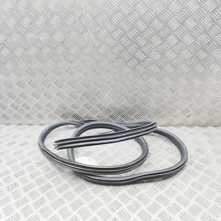 Rubber seal front door (on door) 7393423