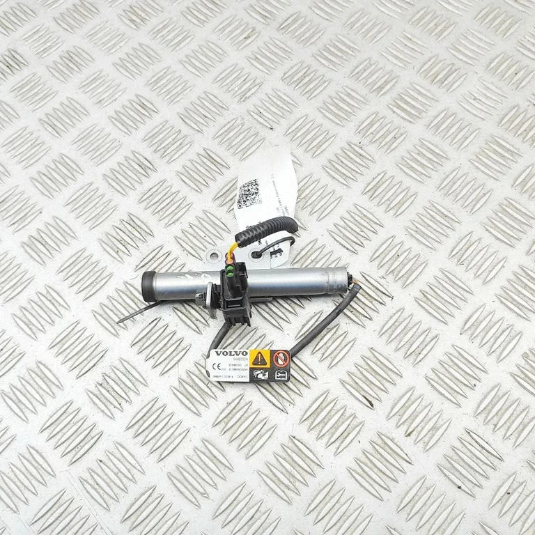 Bonnet Pedestrian Airbag Actuator – Volvo S90, V90 (2016-)