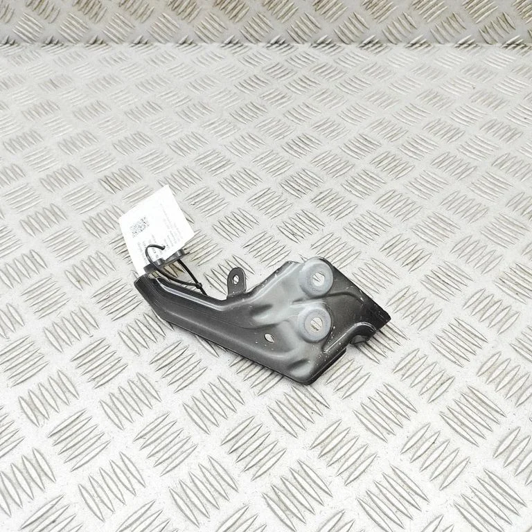 Fender mounting bracket 7400220