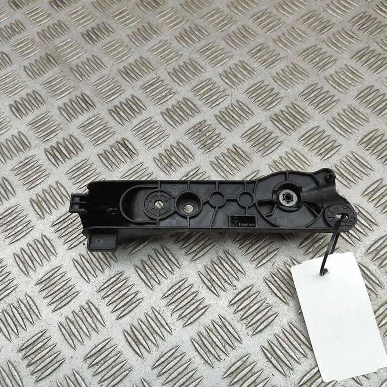 Motora pārsega atvēršanas rokturis – BMW X3 G01 (2018-2024)
