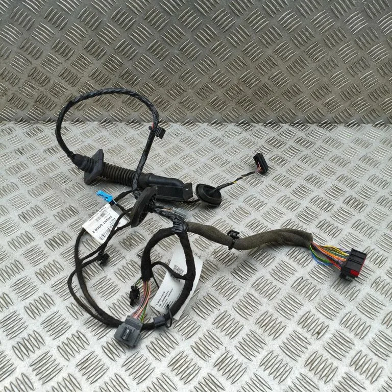 Esiukse juhtmestik 32218851