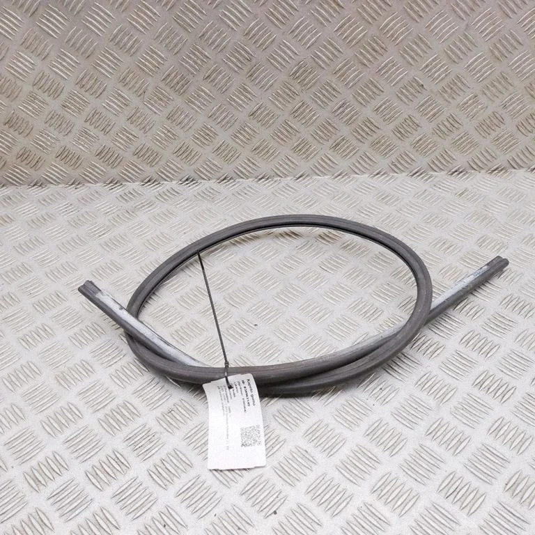 Mootoriruumi tihend 7349599