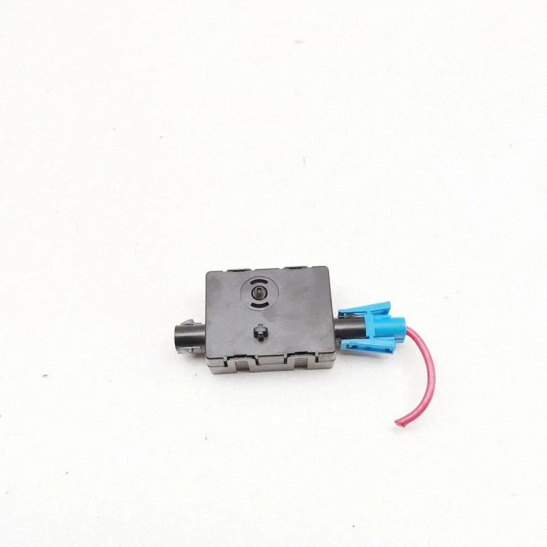 Aerial antenna amplifier – BMW 5 Series G30 G31 G38 (2016-)