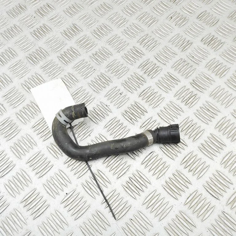 Mootori jahutusvedeliku toru / voolik 31368132