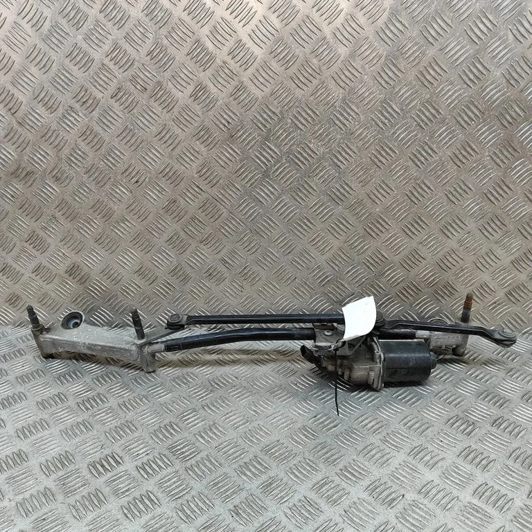 Front wiper linkage and motor – Mercedes-Benz CLA-Class C117 X117 W117 (2013-2019)