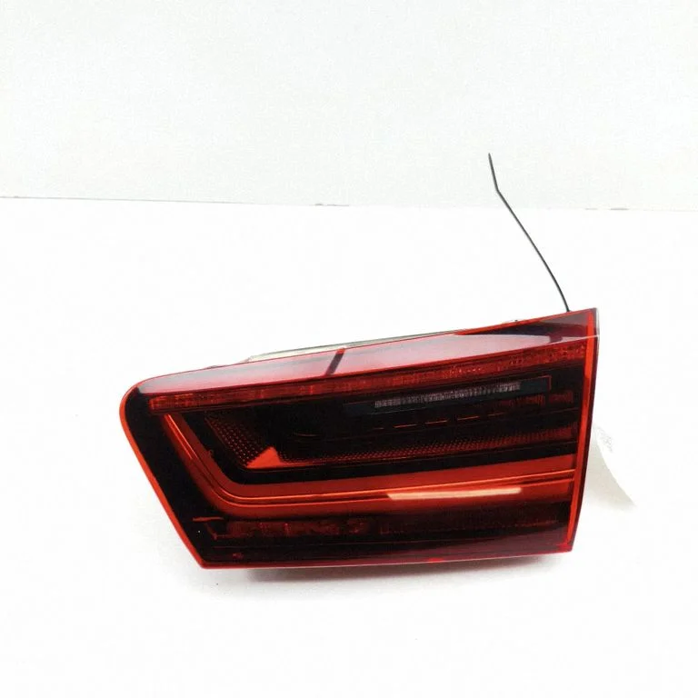 Tailgate rear/tail lights 4G9945094F
