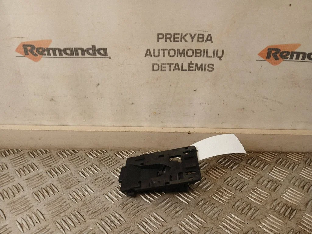 Windshield/windscreen camera 84537123