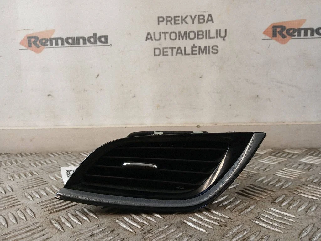 Armatuurlaua külje õhutusresti kate 39017261