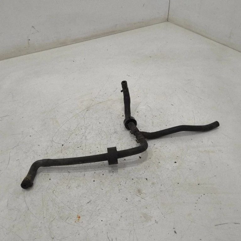 Engine coolant pipe/hose – front
