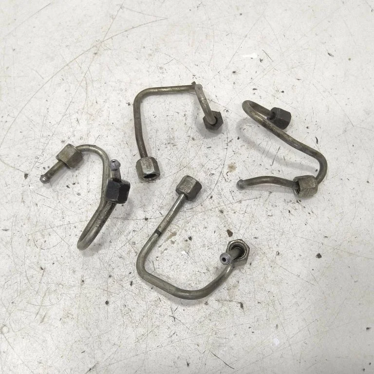 Fuel injector supply line/pipe – front