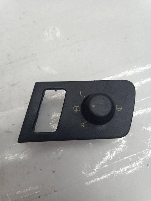 Wing mirror switch 1T1959552A