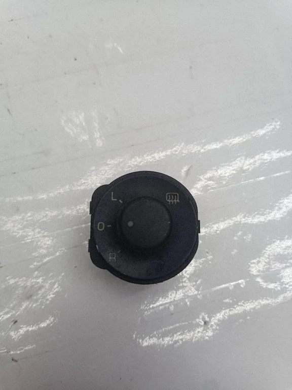 Wing mirror switch – Skoda Octavia Mk2 (1Z) (2004-2013)