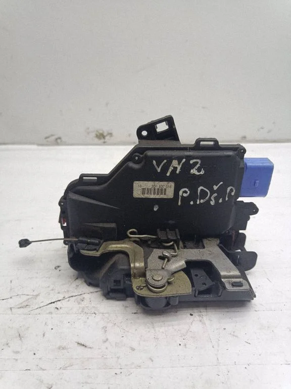 Front door lock 3D1837016