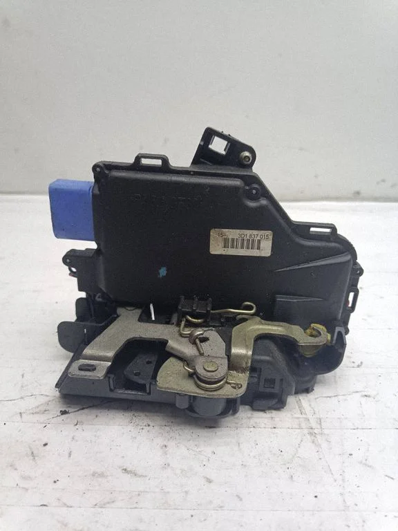 Front door lock 3D1837015