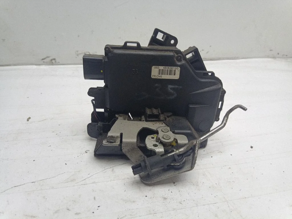 Rear door lock 4B0839015G