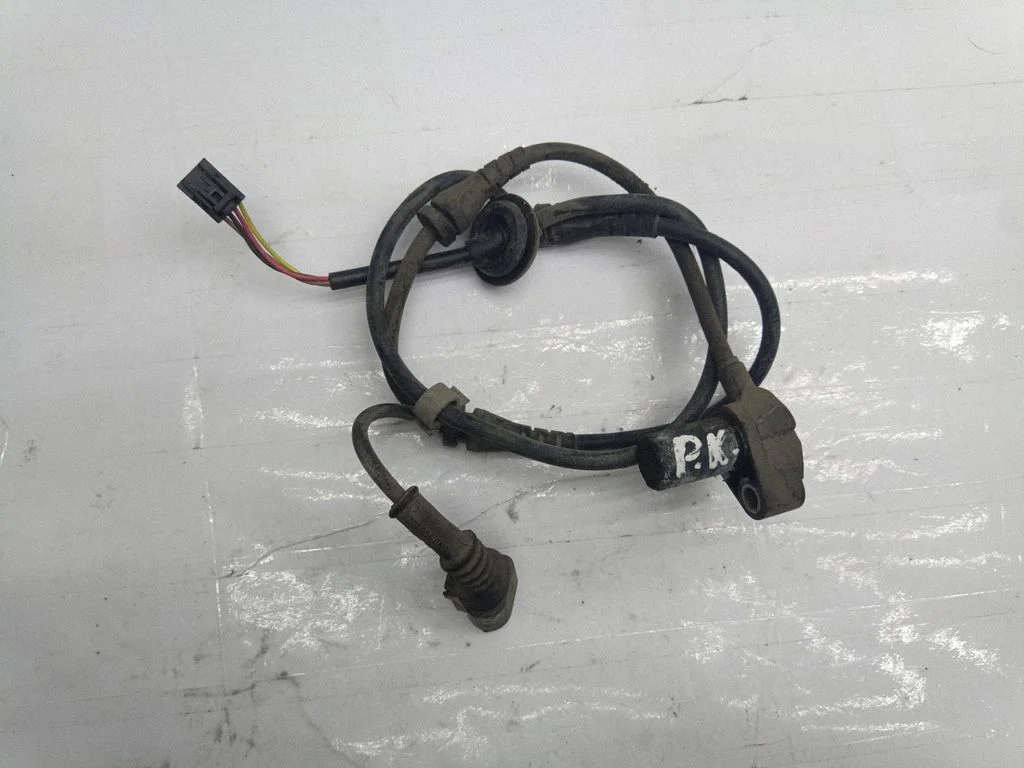Czujnik ABS przedni 4B0927803E