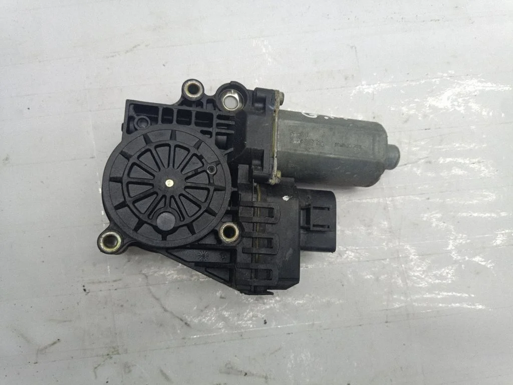 Rear door window regulator motor 4B0959801B