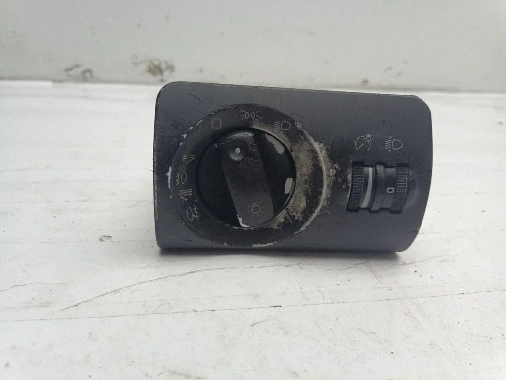 Light switch 4B1941531