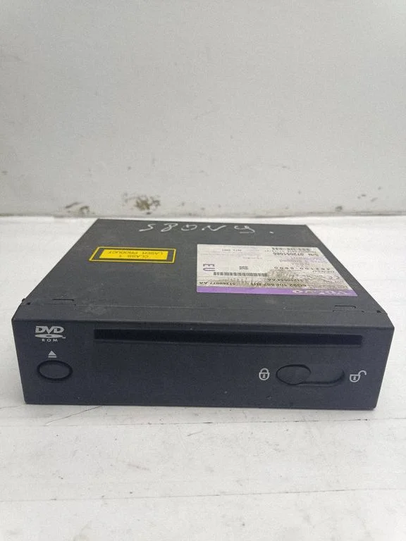 CD/DVD changer – Volvo XC70 (2008-2013)