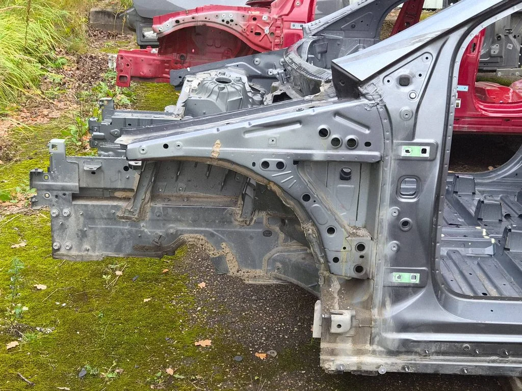 Esimene küljepaneel – Mercedes-Benz EQE x294 (2022-)