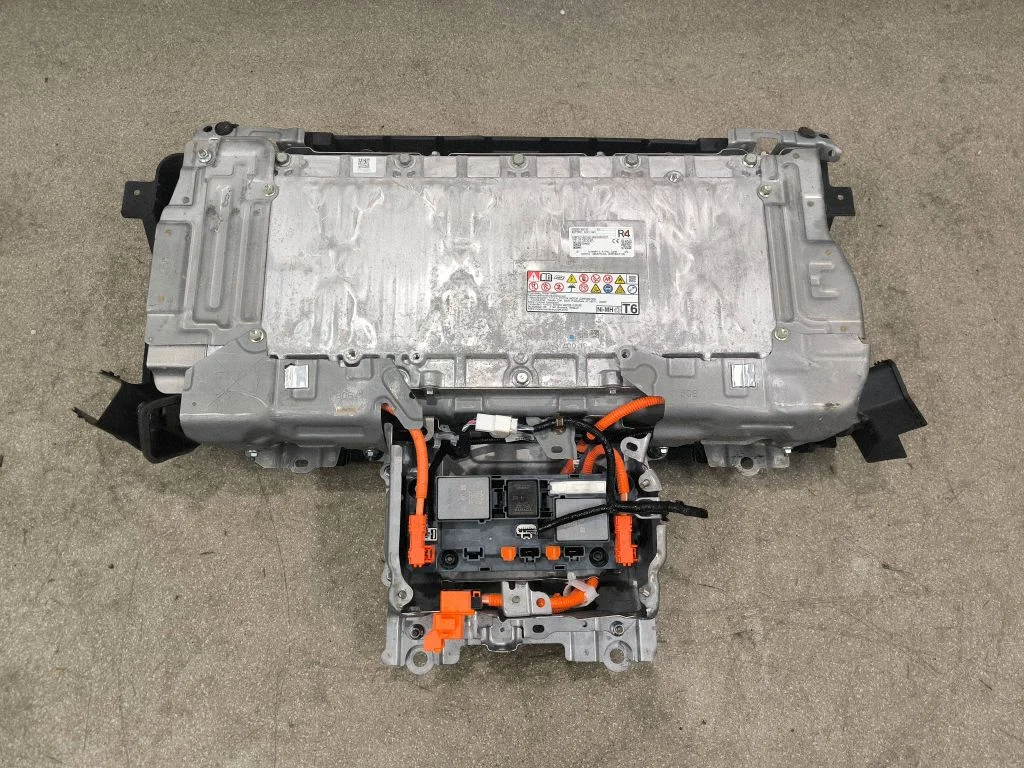 Hübriid-/elektriauto aku – Lexus RX V (2022-)