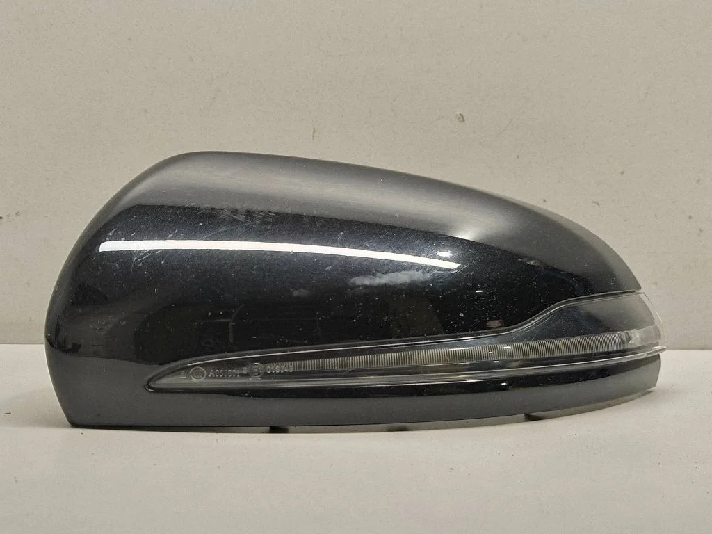 Plastic wing mirror trim cover – Mercedes-Benz C-Class W205 (2014-2021)
