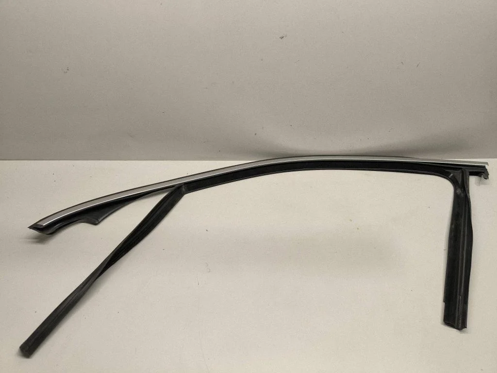 Esiukse tihend (ukse pool) – Mercedes-Benz GLE-klass W167 (2019-)