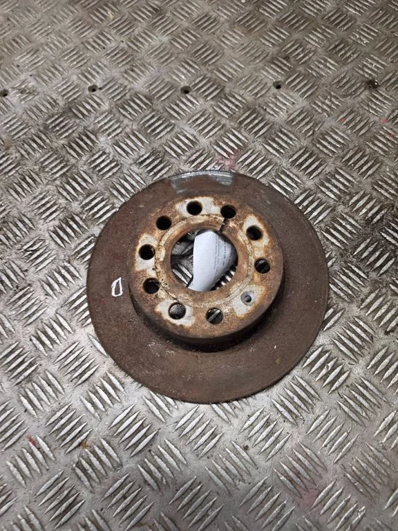 Rear brake disc – Volkswagen Golf V (2003-2009)