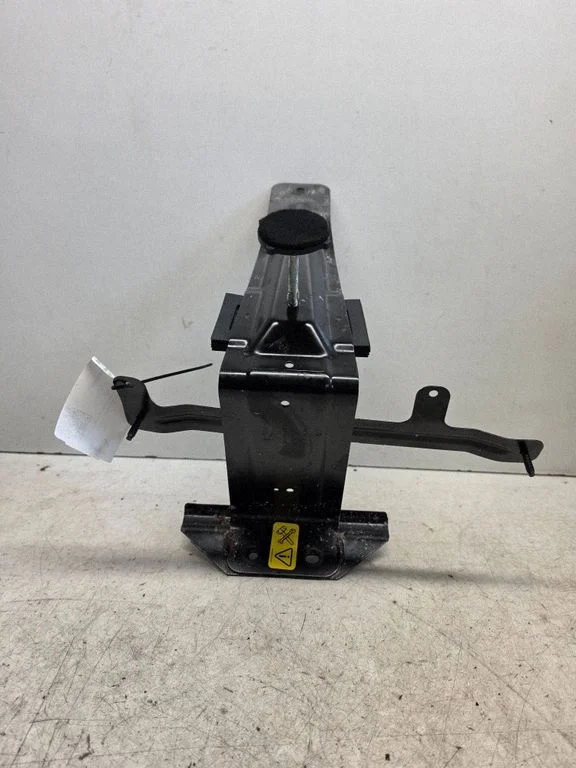 Spare wheel mounting bracket – Jaguar XF X260 (2015-)