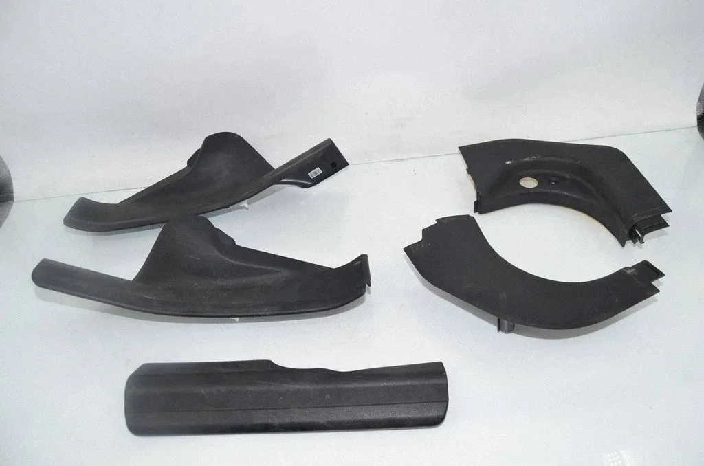 Front sill trim cover 7446428