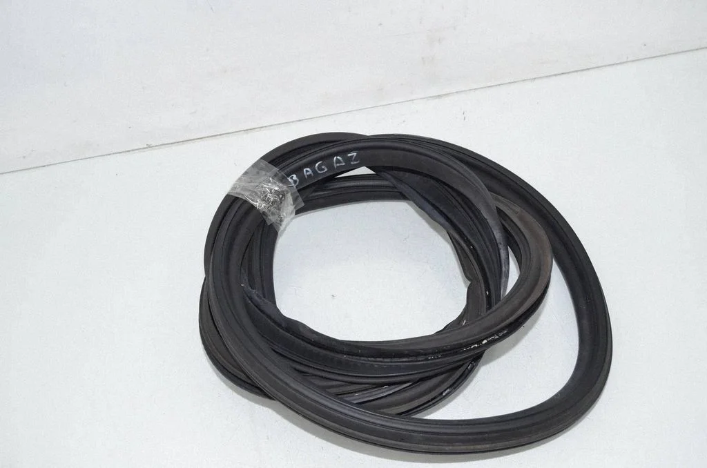 Tihendkumm (tagaluugil) – BMW 3-seeria G20 G21 (2019-)