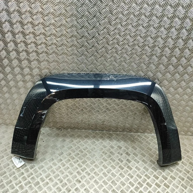 Spārna apdare (moldings) 2HH853818