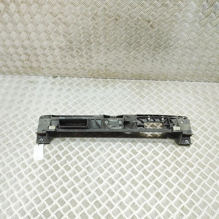 Radiatoru paneļa augšējā daļa 9829226780