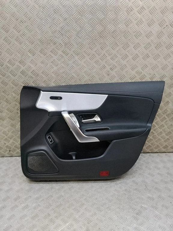 Eesmiste uste sisevooder – Mercedes-Benz CLA-klass C118 X118 (2019-)