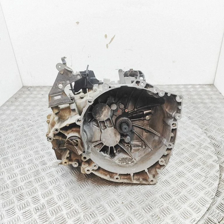 Mehāniskā 6 pārnesumu ātrumkārba JU3R7002EHC