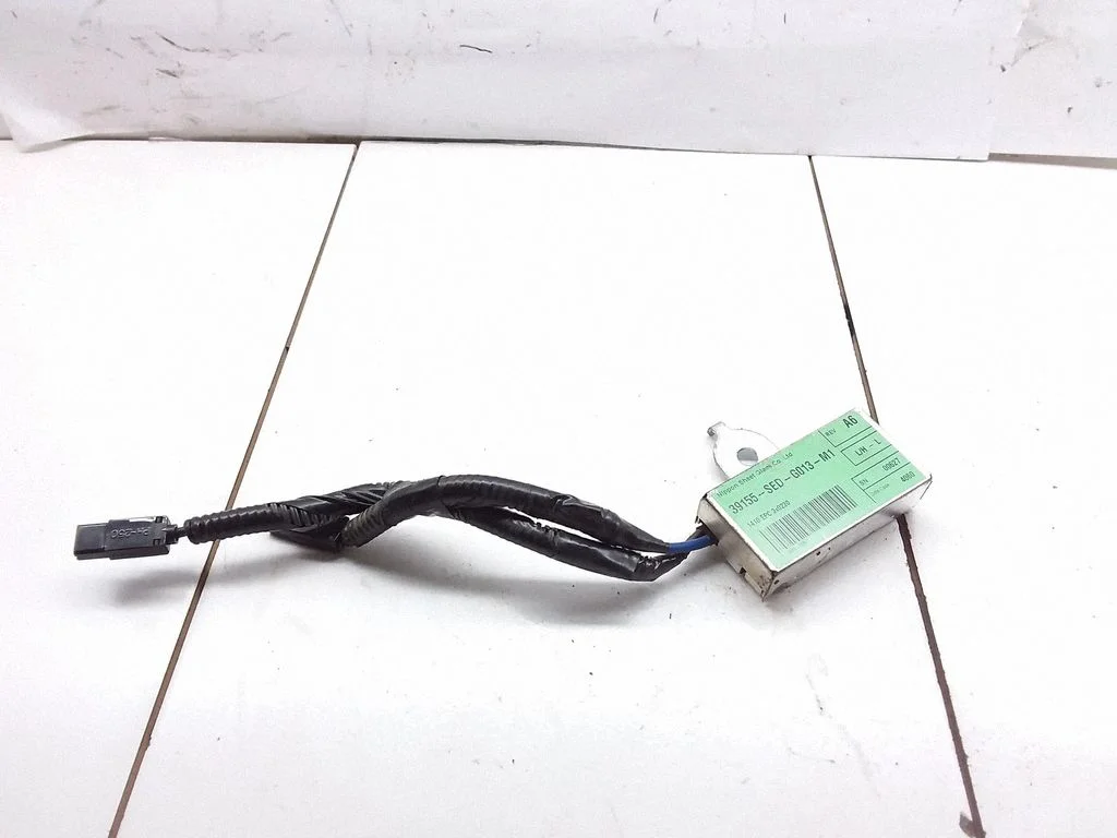 Aerial antenna amplifier – Honda Accord (2003-2007)