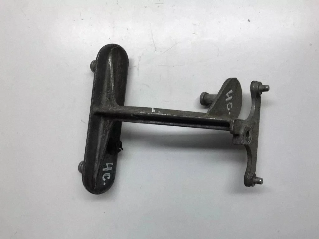 ABS pump bracket – Mercedes-Benz C-Class AMG W204 (2007-2014)